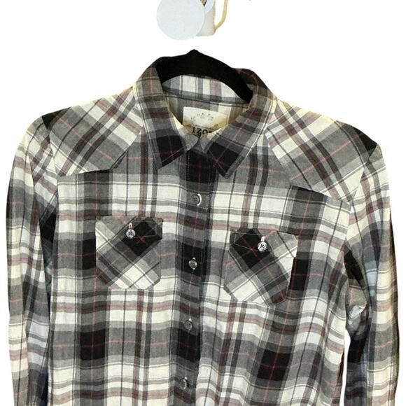 Izod Men's Casual Plaid Shirt - Black, Gray, and Red - Picture 6 of 6